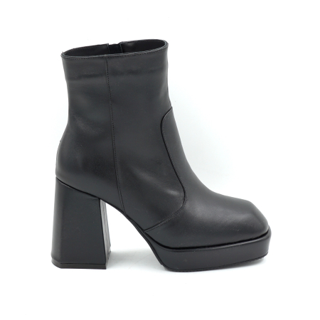 Lichidare stocuri - Ghete dama din piele naturala neagra cu varf patrat, platforma de 2 cm si toc inalt gros imbracat de 9 cm 70224-24