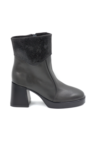 Lichidare stocuri - Ghete dama din piele naturala neagra cu varf rotund, platforma 2 cm si toc mic gros de 5 cm 79219-1-24