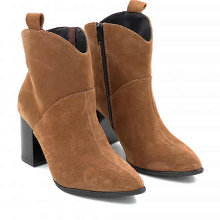 Ghete dama din piele naturala intoarsa maro  cu varf ascutit stiletto si toc mediu gros de 8 cm 70321-3-25 [1]