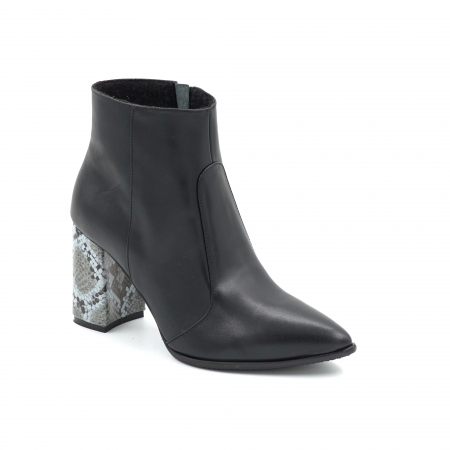 Ghete dama din piele naturala neagra cu varf ascutit stiletto si toc mediu gros imbracat de 8 cm 79419-1-25 [1]