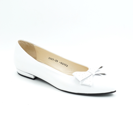 Pantofi dama tip balerini din piele naturala alba cu varf ascutit stiletto si toc mic gros imbracat de 1 cm 62420-2-25 [1]