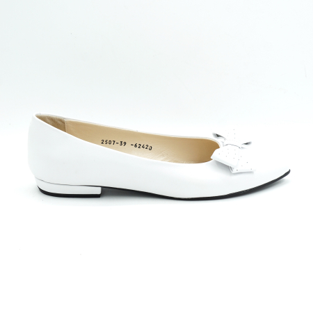 Pantofi elegant & office dama - Pantofi dama tip balerini din piele naturala alba cu varf ascutit stiletto si toc mic gros imbracat de 1 cm 62420-2-25