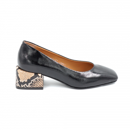 Pantofi elegant & office dama - Pantofi dama din piele naturala lacuita neagra si cu imprimeu sarpe maro cu varf patrat si toc mic gros imbracat 4 cm 4069-25