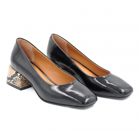 Pantofi dama din piele naturala lacuita neagra si cu imprimeu sarpe maro cu varf patrat si toc mic gros imbracat 4 cm 4069-25 [2]