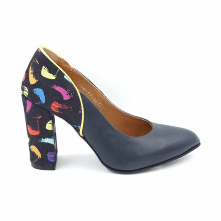 Pantofi dama - Pantofi dama din piele naturala bleumaren si cu imprimeu multicolor cu varf ascutit si toc inalt gros imbracat 9 cm 50320-1-24