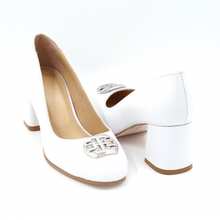 Lichidare stocuri - Pantofi dama din piele naturala alba cu varf rotund si toc mic gros imbracat 6 cm 50324-2-24