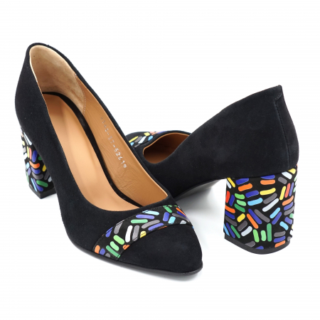 Pantofi elegant & office dama - Pantofi dama din piele naturala intoarsa neagra si cu imprimeu multicolor cu varf ascutit si toc mic gros imbracat6 cm 52619-24