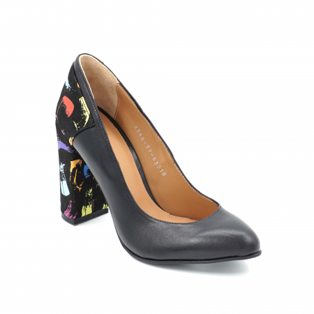 Pantofi dama din piele naturala neagra si cu imprimeu multicolor cu varf ascutit si toc inalt gros imbracat 9 cm 53018-1-24 [2]