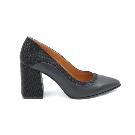 Pantofi dama - Pantofi dama din piele naturala neagra si cu imprimeu 3D cu varf ascutit stileto si toc mediu gros imbracat 8 cm 56020-25