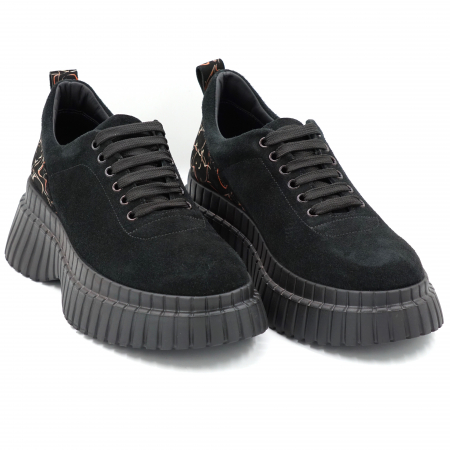 Pantofi dama casual din piele naturala intoarsa neagra si cu imprimeu cu varf rotund si talpa inalta 6 cm  56620-24 [2]