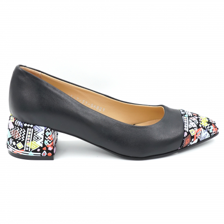 Pantofi elegant & office dama - Pantofi dama din piele naturala neagra si cu imprimeu multicolor cu varf ascutit si cu toc mic gros imbracat 4 cm 56821-24
