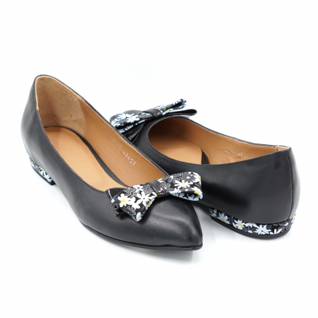 Pantofi dama din piele naturala simpla neagra si cu imprimeu floral tip balerin cu varf ascutit stileto si toc mic gros imbracat 1 cm 62420-24 [3]