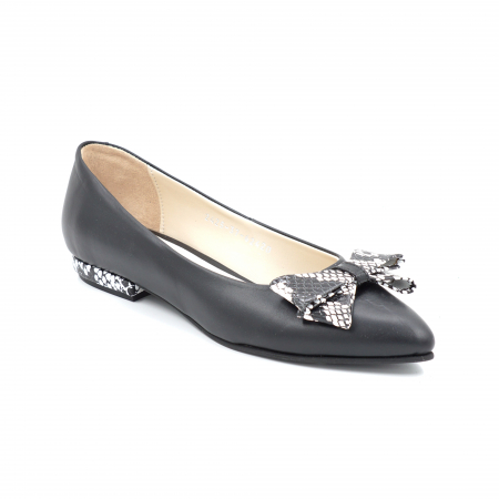 Pantofi dama tip balerini din piele naturala neagra si cu imprimeu sarpe alb negru cu varf ascutit stileto si toc mic gros imbracat 1 cm 62420-4-24 [1]