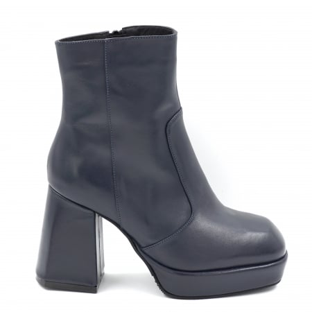 Ghete & bocanci dama - Ghete dama elegante din piele naturala neagra cu varf patrat, platforma 3 cm si toc inalt  gros imbracat 9 cm  70224-24