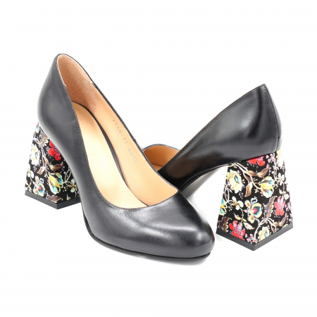 Pantofi dama din piele naturala neagra si cu imprimeu floral cu varf rotund si toc mediu gros imbracat 8 cm 8052-1-24 [1]