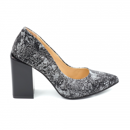 Pantofi dama - Pantofi dama din piele naturala neagra cu imprimeu gri cu varf ascutit stielto si toc inalt gros 9 cm 9557-3-24