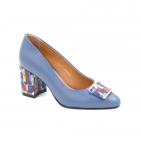 Pantofi dama din piele naturala albastru deschis si cu imprimeu multicolor cu varf ascutit si toc mediu gros imbracat de 7 cm 51424-25 [4]