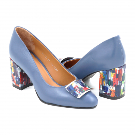 Lichidare stocuri - Pantofi dama din piele naturala albastru deschis si cu imprimeu multicolor cu varf ascutit si toc mediu gros imbracat de 7 cm 51424-25