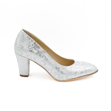 Pantofi dama - Pantofi dama din piele naturala argintie, cu varf ascutit si toc mediu gros imbracat de 7 cm 0449-4-26