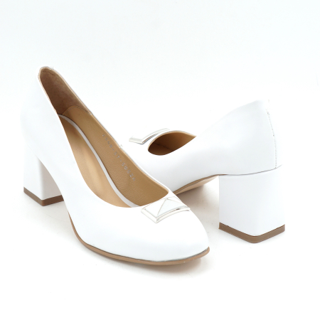 Pantofi dama - Pantofi dama din piele naturala alba cu varf rotund si toc mic gros imbracat de 6 cm 50524-5-24