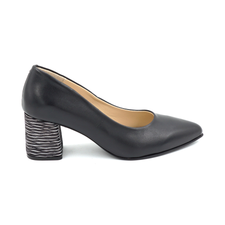 Pantofi dama - Pantofi dama din piele naturala neagra si cu imprimeu dungi cu varf ascutit stiletto si toc mic gros imbracat de 6 cm 6057-9-25