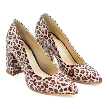 Pantofi dama din piele naturala lacuita cu imprimeu leopard, cu varf ascutit stiletto si toc mediu gros imbracat de 8 cm 8057-4-26 [2]