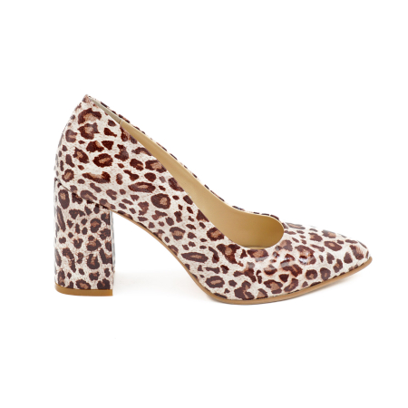Lichidare stocuri - Pantofi dama din piele naturala lacuita cu imprimeu leopard, cu varf ascutit stiletto si toc mediu gros imbracat de 8 cm 8057-4-26