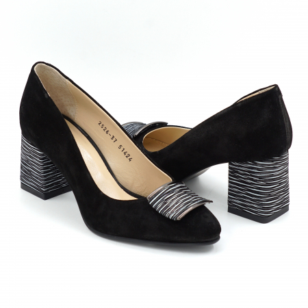 Pantofi dama - Pantofi dama din piele naturala intoarsa neagra si cu imprimeu dungi albe cu varf ascutit stiletto si toc mic gros imbracat de 6 cm 51424-2-25