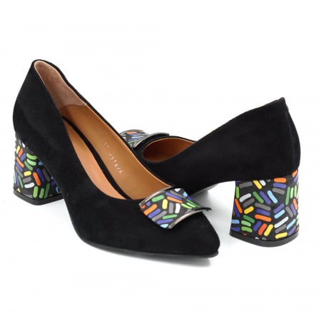 Pantofi dama - Pantofi dama din piele naturala intoarsa neagra si cu imprimeu multicolor cu varf ascutit si toc mic gros imbracat de 6 cm 51424-1-25