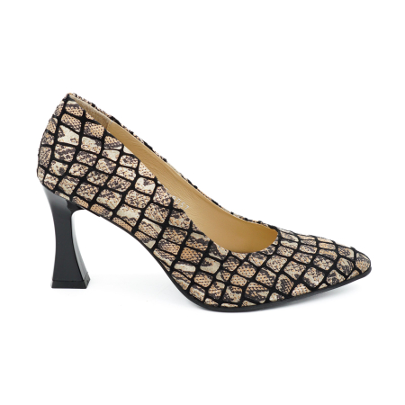 Pantofi elegant & office dama - Pantofi dama din piele naturala neagra cu imprimeu animal print, cu varf ascutit stiletto si toc mediu subtire de 8 cm 8057-7-26