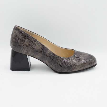 Dama - Pantofi dama din piele naturala lacuita croco maro, cu varf rotund si toc mic gros de 6 cm 6055-26