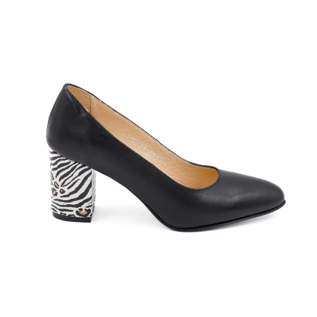 Pantofi dama - Pantofi dama din piele naturala neagra, cu varf ascutit si toc mediu gros imbracat de 7 cm 0449-11-26