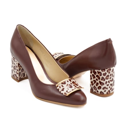 Pantofi elegant & office dama - Pantofi dama din piele naturala maro coniac si lacuita cu imprimeu leopard, cu varf ascutit si toc mic gros imbracat de 6 cm 51424-2-26