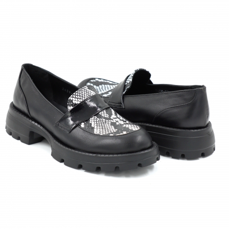 Pantofi dama casual loafers din piele naturala neagra si cu imprimeu sarpe negru cu alb cu varf rotund si talpa de 4 cm 58120-25 [3]