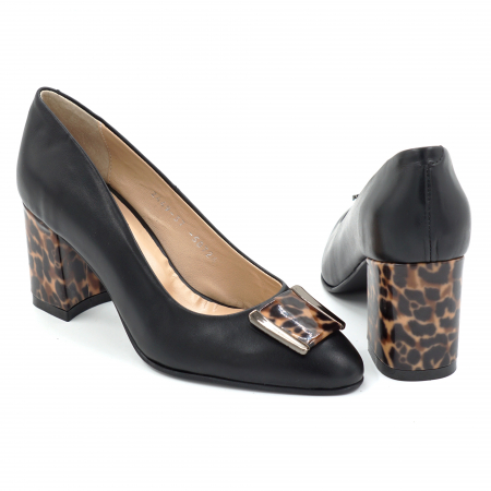 Pantofi dama din piele naturala neagra si lacuita cu imprimeu animal print cu varf ascutit si toc mediu gros imbracat 7 cm 50724-2-25 [3]