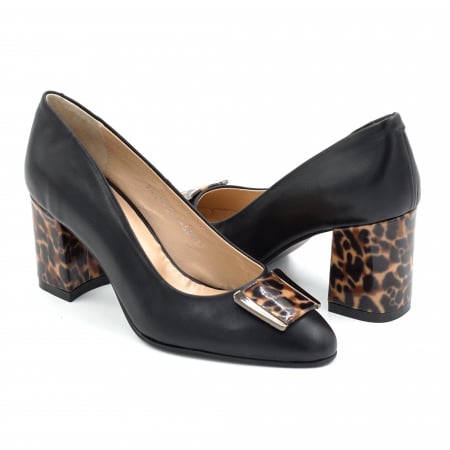 Pantofi elegant & office dama - Pantofi dama din piele naturala neagra si lacuita cu imprimeu animal print cu varf ascutit si toc mediu gros imbracat 7 cm 50724-2-25
