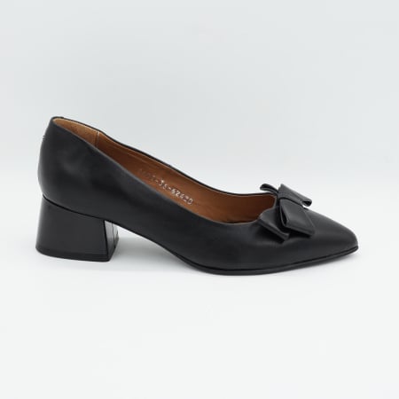 Dama - Pantofi dama din piele naturala neagra, cu varf ascutit stiletto si toc mic imbracat de 4 cm 62420-5-26