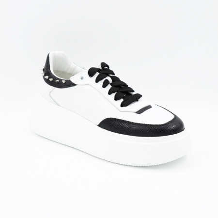 Pantofi dama tip adidas din piele naturala alba si neagra cu tinte metalice, varf rotund si talpa de 4 cm 53224-25 [1]