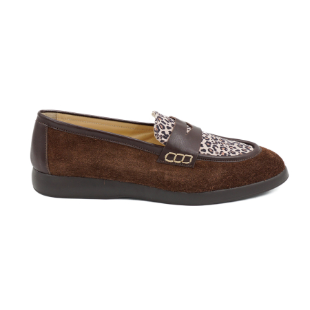 Dama - Pantofi dama tip loafers din piele naturala intoarsa maro ciocolata si cu imprimeu leopard, cu varf rotund si talpa de 2 cm 51526-2-26