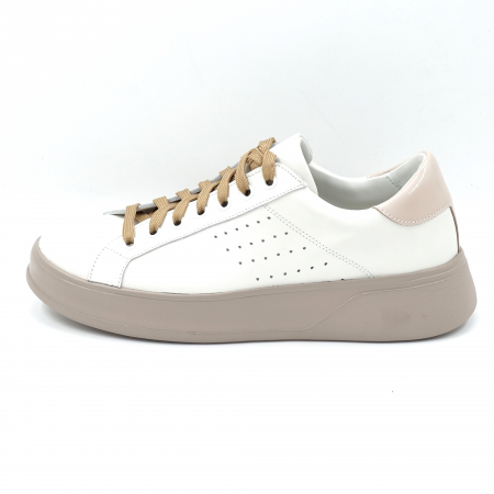 Pantofi casual & sport dama - Pantofi dama tip adidas  din piele naturala alba si lacuita grej cu varf rotund si talpa 3 cm 51321-24