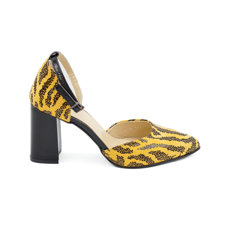 Lichidare stocuri - Sandale dama din piele naturala galben mustar cu imprimeu negru, cu varf ascutit stiletto si toc mediu gros 8 cm 1035-26