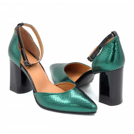 Sandale dama - Sandale dama din piele naturala cu imprimeu sarpe verde metalizat, cu varf ascutit stiletto si toc mediu gros 8 cm 1035-25