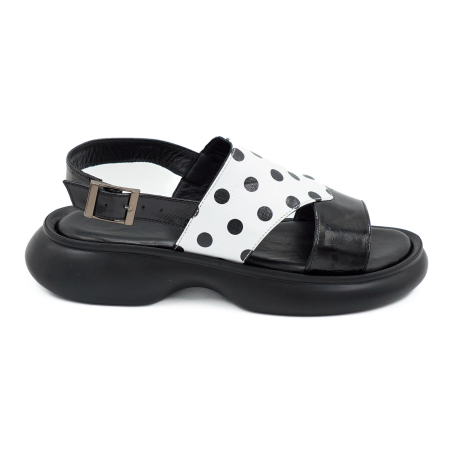 Sandale casual & sport dama - Sandale dama din piele naturala lacuita neagra si alba cu buline negre, cu varf rotund si talpa 3 cm 1420-26