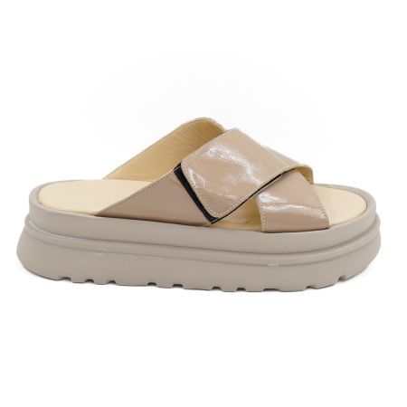 Lichidare stocuri - Sabot dama din piele naturala lacuita grej, cu varf rotund si talpa 4 cm 0726-26