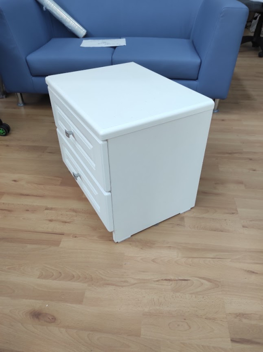 Noptieră albă cu 2 sertare MDF – OUTLET, montată, fotografie reală [2]