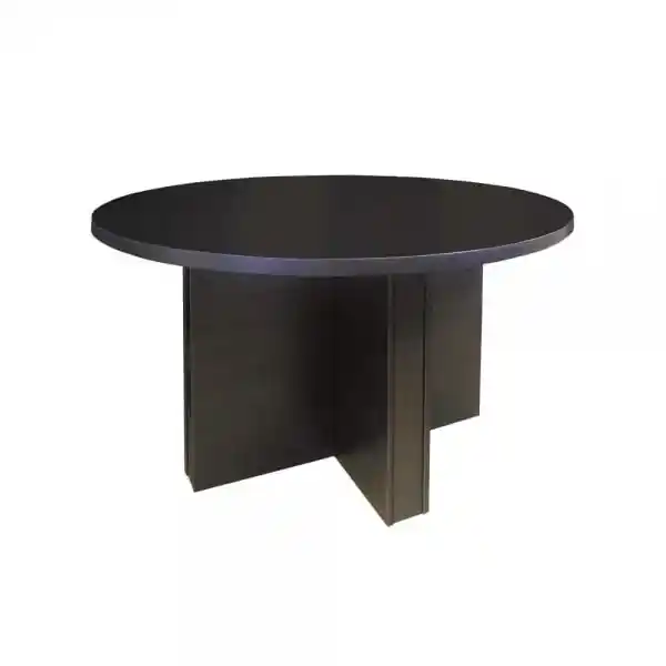 Receptii si mese de consiliu - Masă conferință ovală pentru 6 persoane, finisaj wenge, PAL melaminat, în birou modern, cu detalii elegante și picioare robuste.