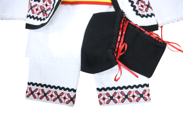 Costum National alb cu tematica traditionala rosie [4]