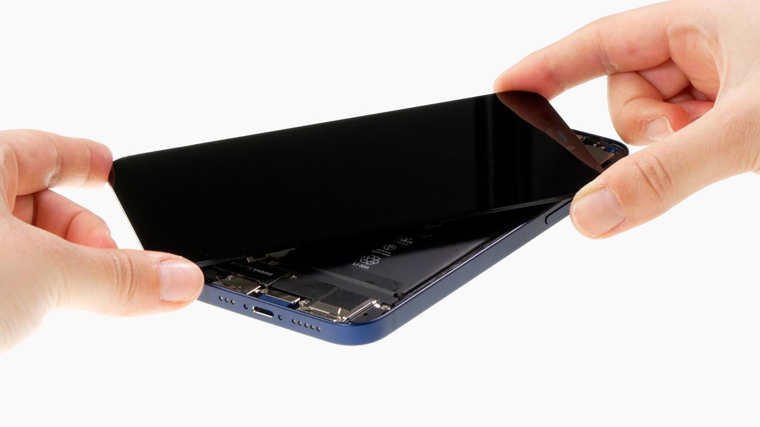 Display iPhone 12 – Ce tip de ecran să alegi și care merită banii în 2026