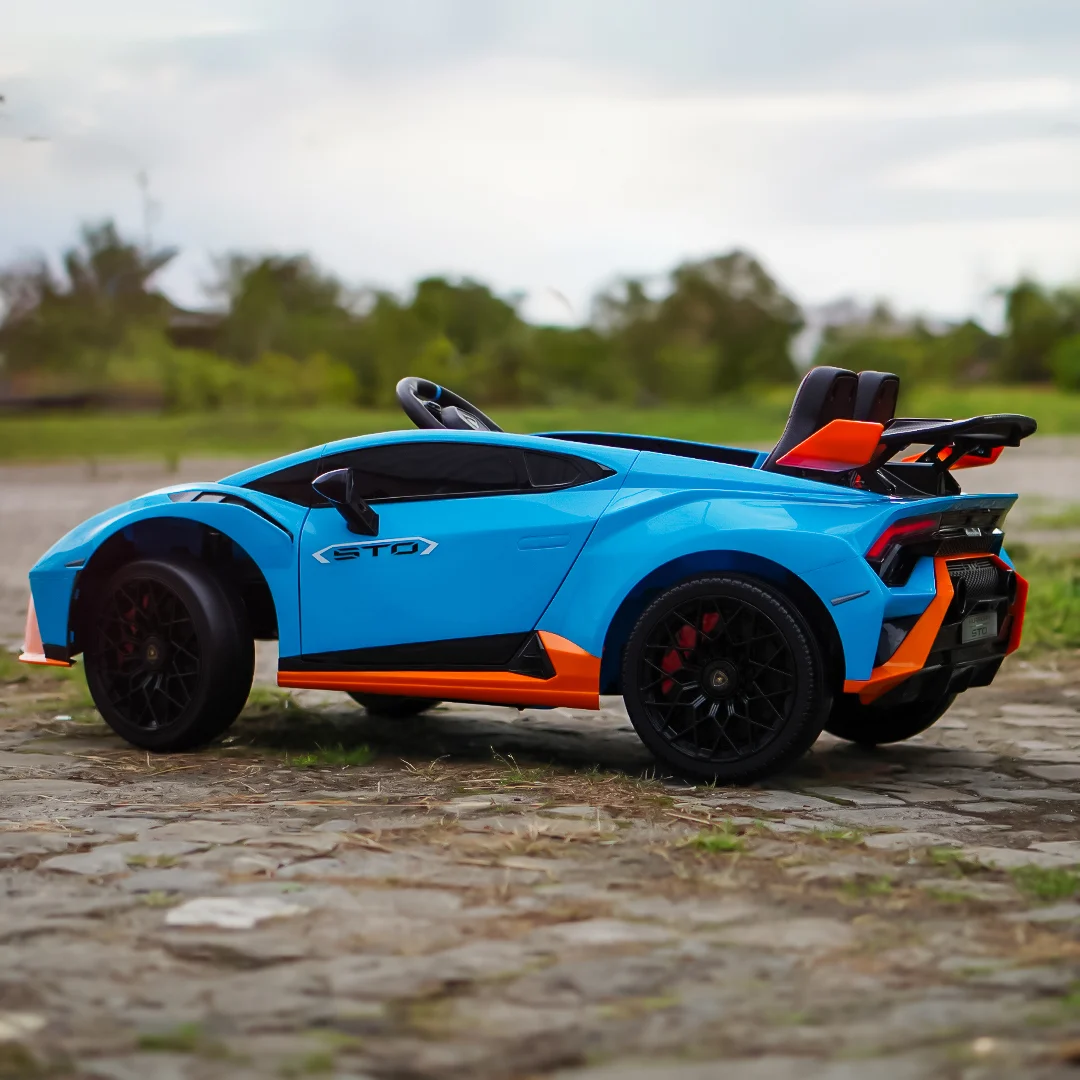 Mașinuță electrică Lamborghini Huracan STO albastră față drift [3]