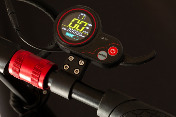 Trotineta electrica QuickVolt 9, Putere motor 600W, Autonomie 35-45km, Viteză maximă 45km/h [6]